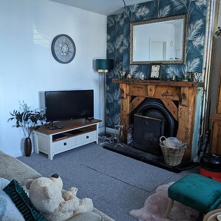 Cosy Cottage With Sea & Mountain Views Carnlough Exteriör bild